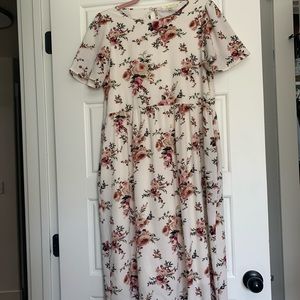 prettiest floral dress!